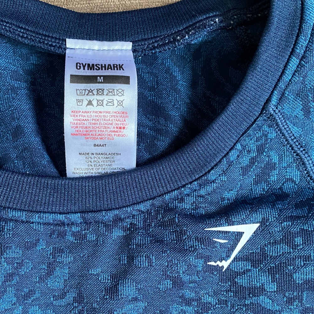 Gymshark Matching Two-Piece Active Set - Picture 3 of 9